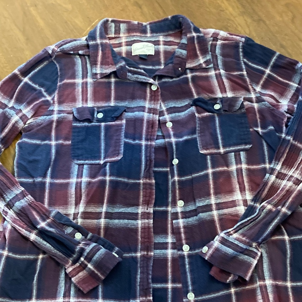 Universal Thread Plad women’s XXL button down long sleeve